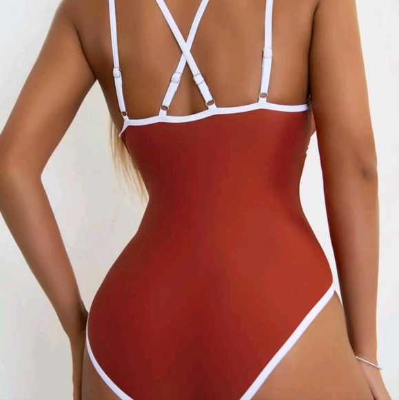 One piece swimsuit - Picture 2 of 2